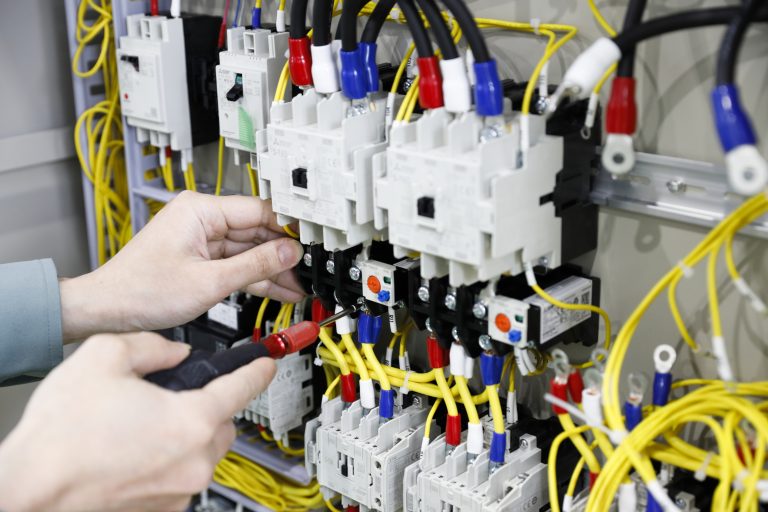 株式会社　新岩村電機製作所